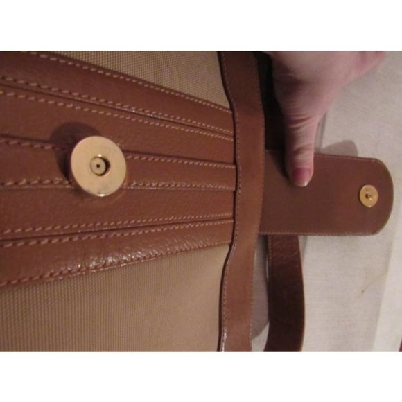 Gucci Vintage HOBO Tan Canvas Brown Leather Oval Shaped Shoulder Bag - Picture 4 of 12